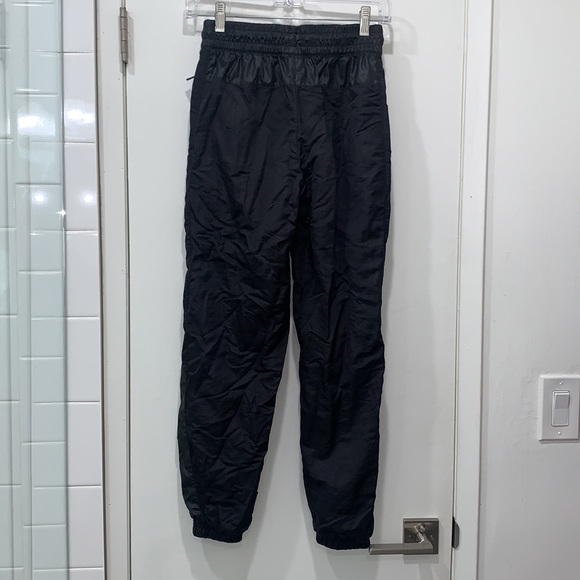 SOLD Sportswear Woven Cargo Pants size XS - Picture 10 of 14
